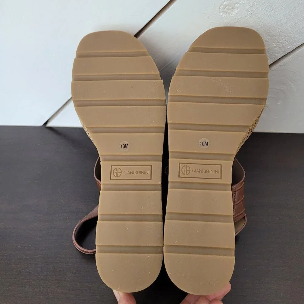 NEW Giani Bernini Harperr Memory Foam Platform  Cinnamon Croc  10 Sandals